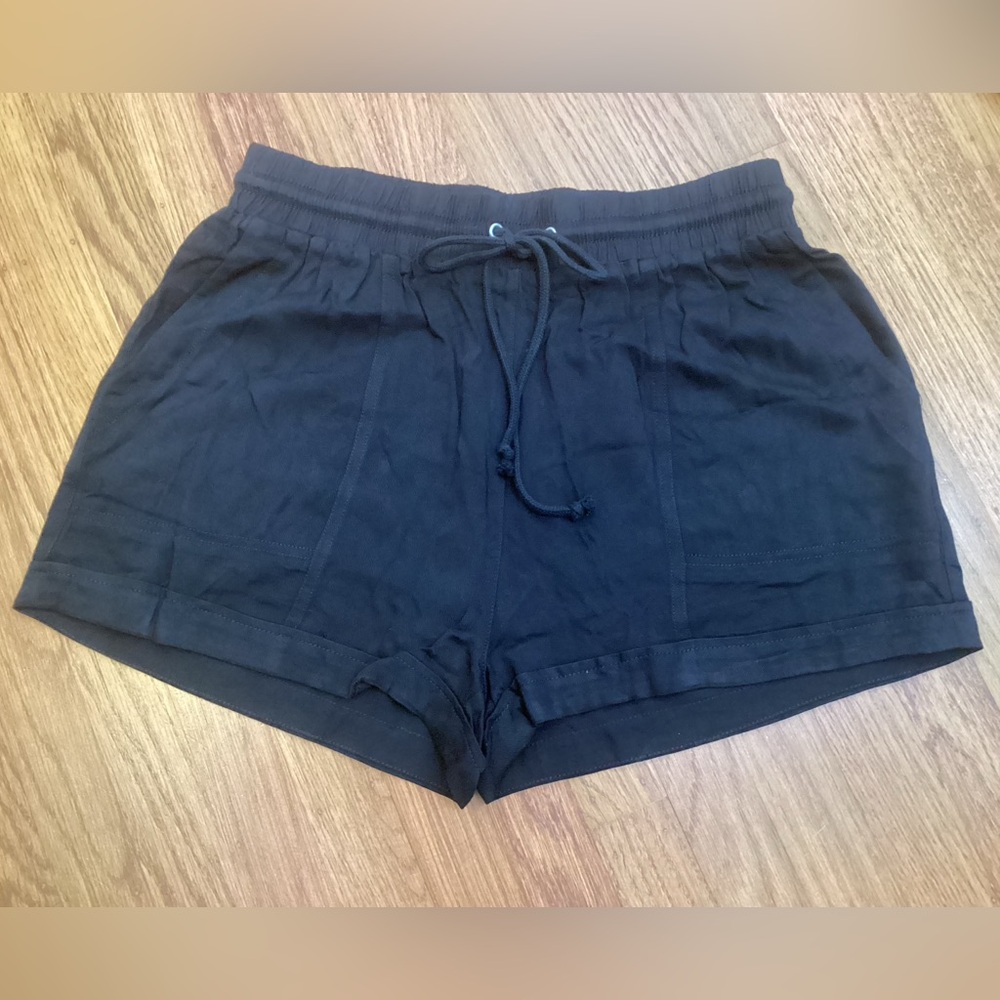 Hem & Thread Black Athletic Shorts, size Medium, NWT